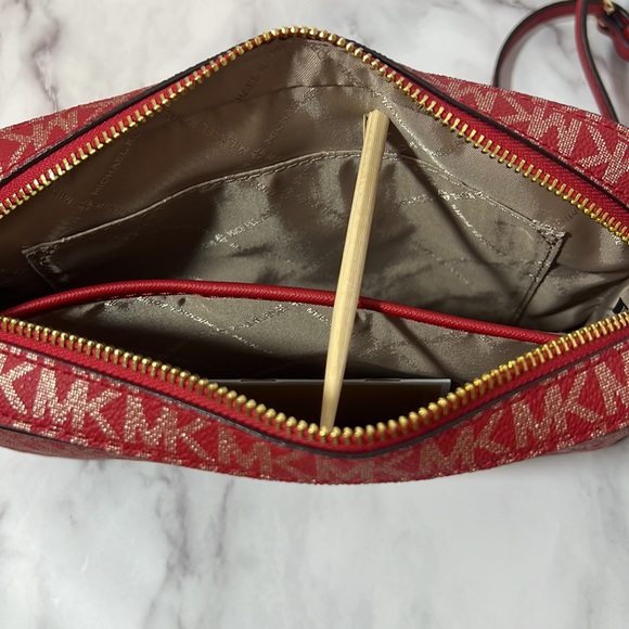 NWT Michael Kors Jet Set Crossbody - Picture 6 of 7